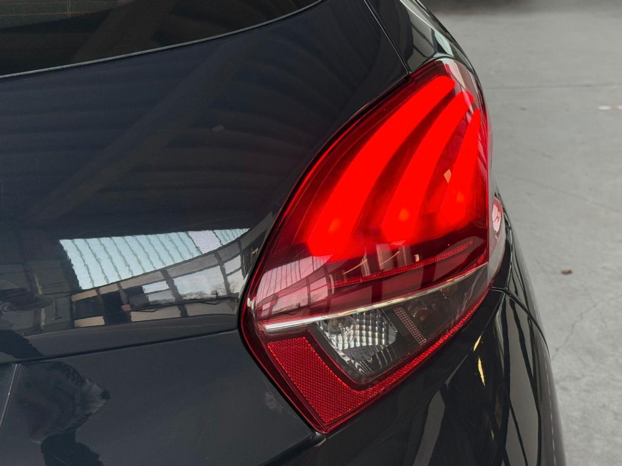 Peugeot 208 PureTech 82 5 porte Allure