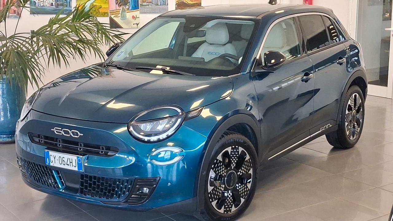 Fiat 600 Hybrid 100 CV DCT MHEV La Prima