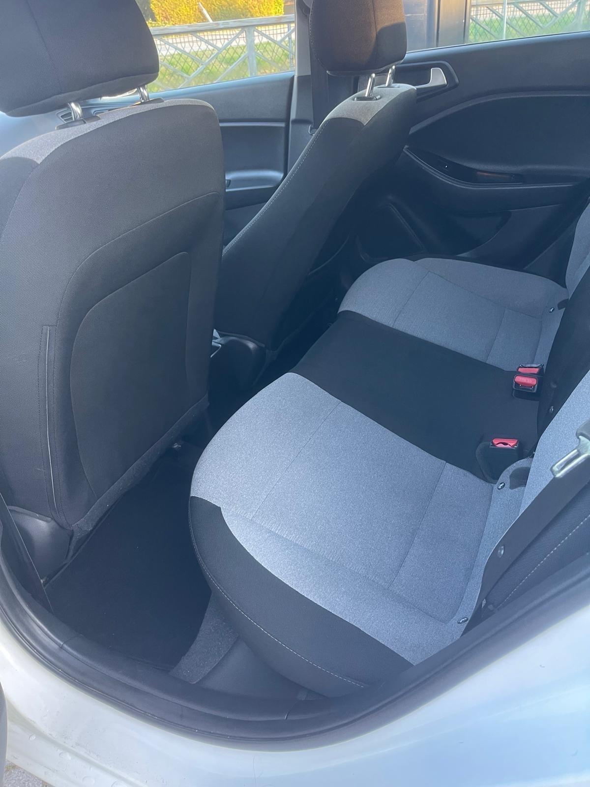 Hyundai i20 1.4 CRDi 5p. Active Login