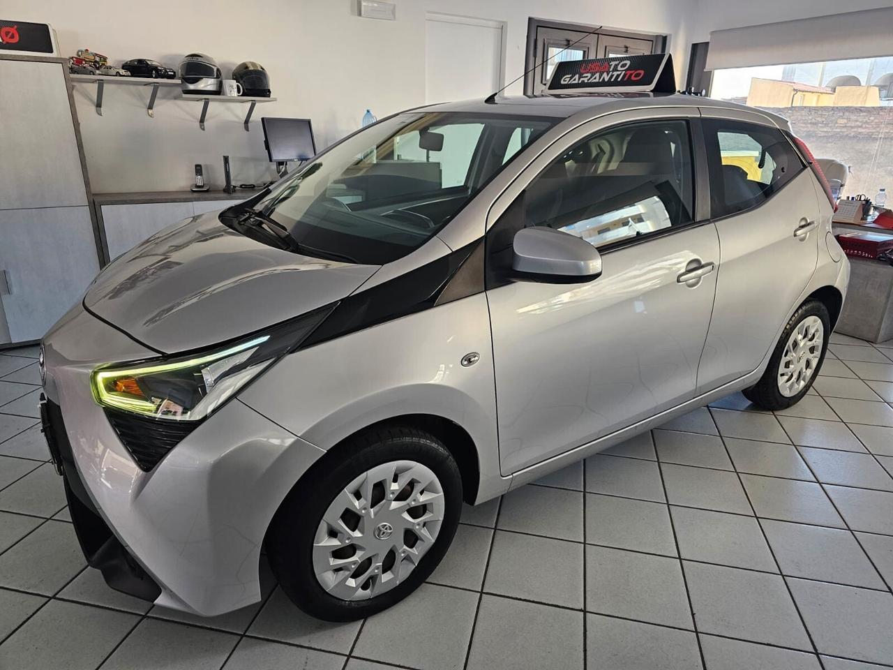 Toyota Aygo 1.0 VVT-i 72 CV 5 porte x-clusiv MMT