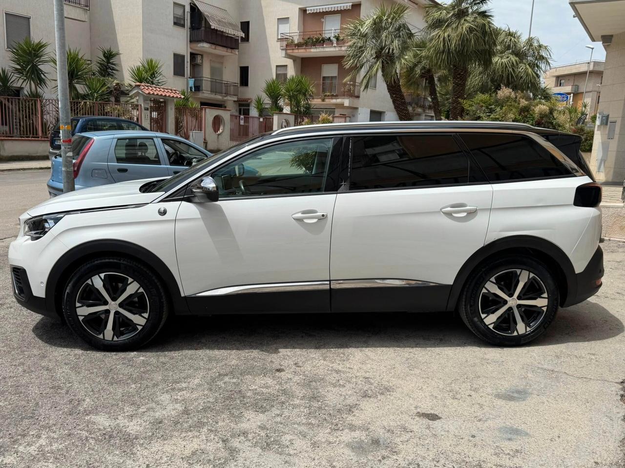 PEUGEOT 5008 1.5 HDI 130 CV. BI-COLORE CROSSWAY 7 POSTI
