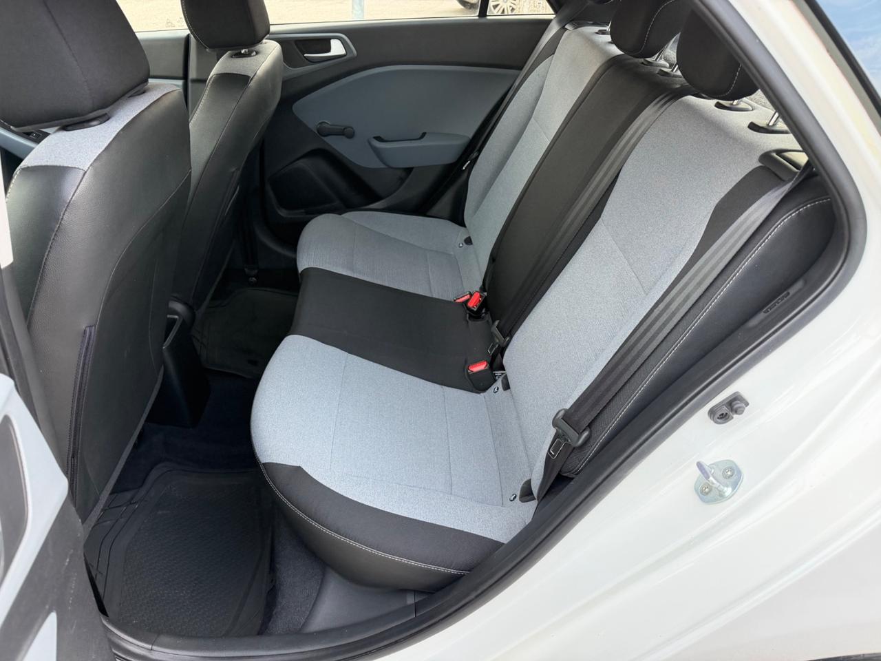 Hyundai i20 1.1 CRDi 75 cv 2015 114.000 km