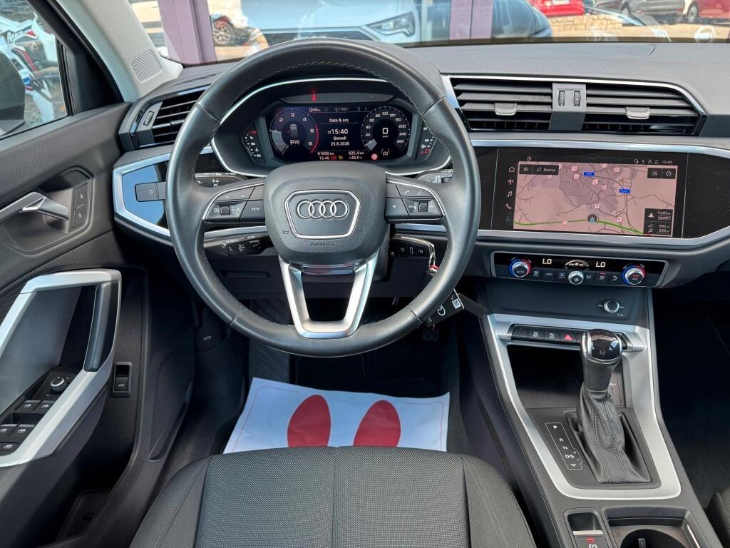 Audi Q3 35 TDI S tronic Business