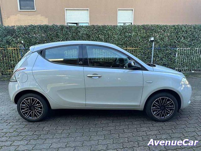 LANCIA Ypsilon 1.0 firefly hybrid Gold ADATTA A NEOPATENTATI