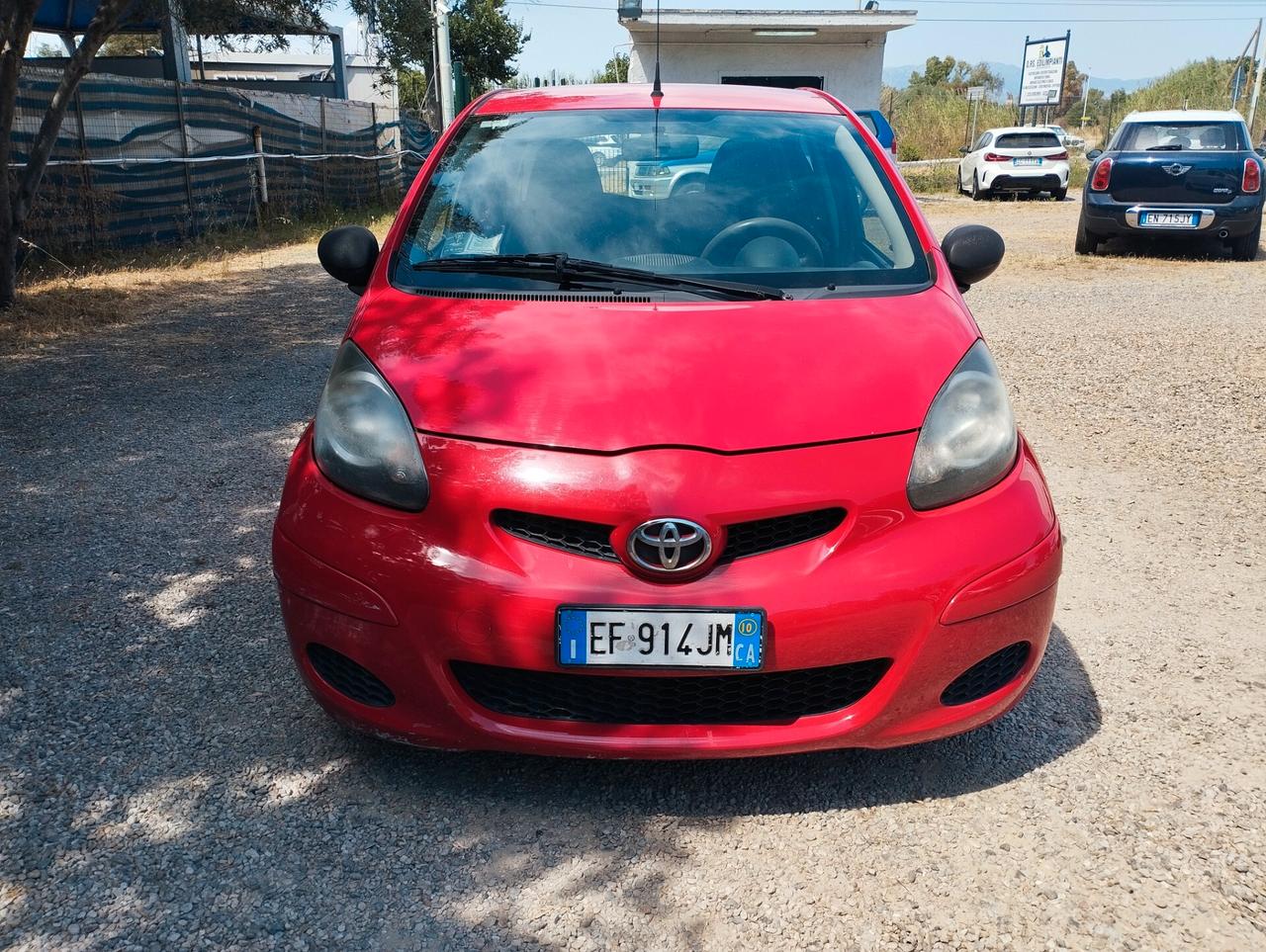 Toyota Aygo 1.0 12V VVT-i 5 porte Sol Connect Red Edition