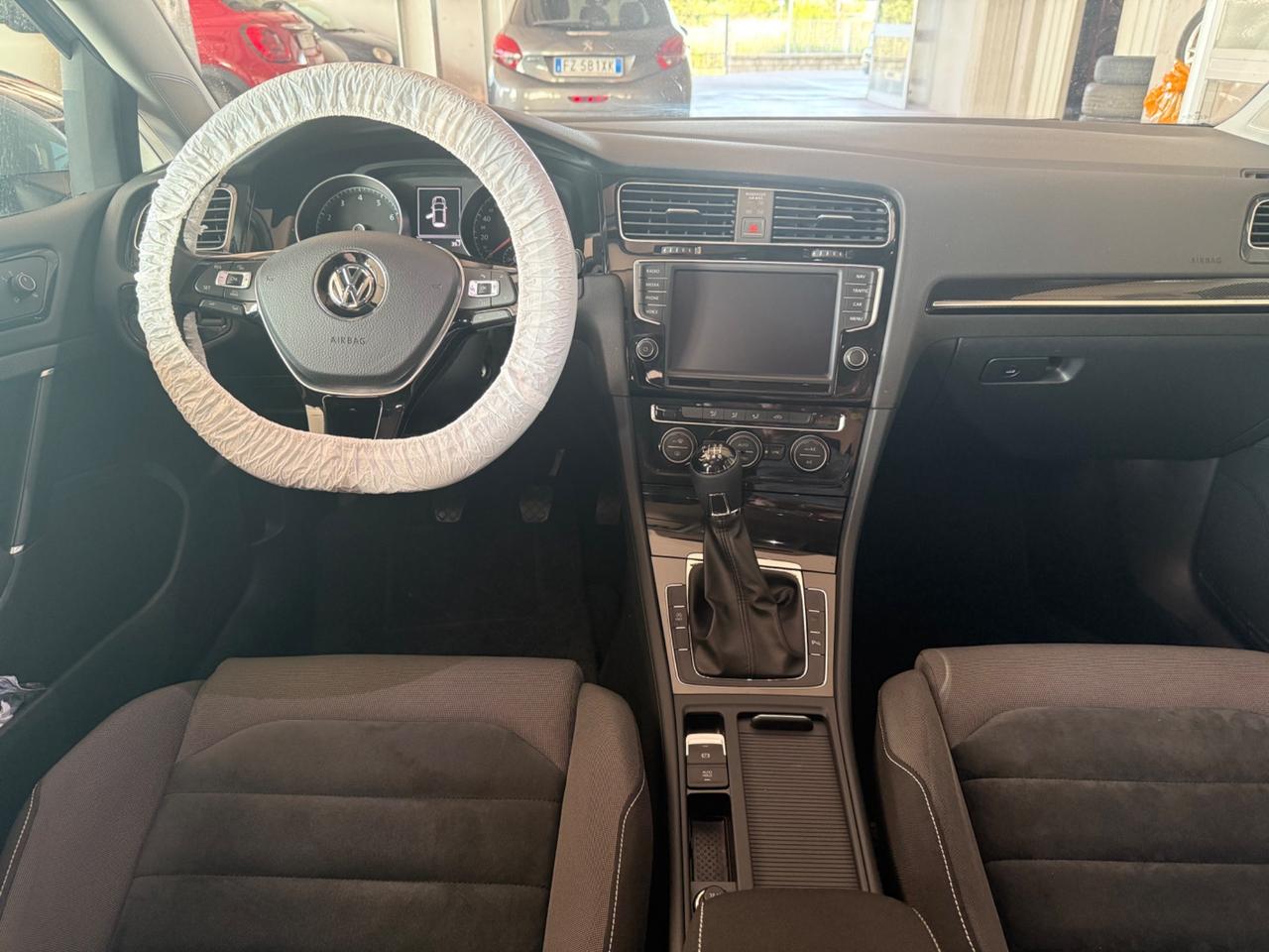 Solo da Qualitycars Pescara Volkswagen Golf Business 1.4 TSI 5p. Highline BlueMotion Technology