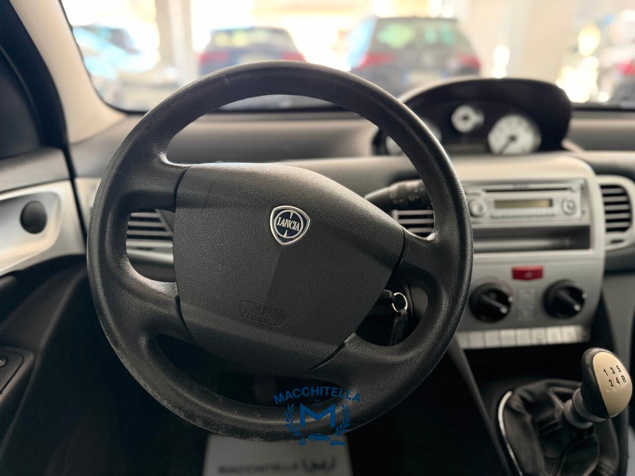 Lancia Ypsilon PLATINO