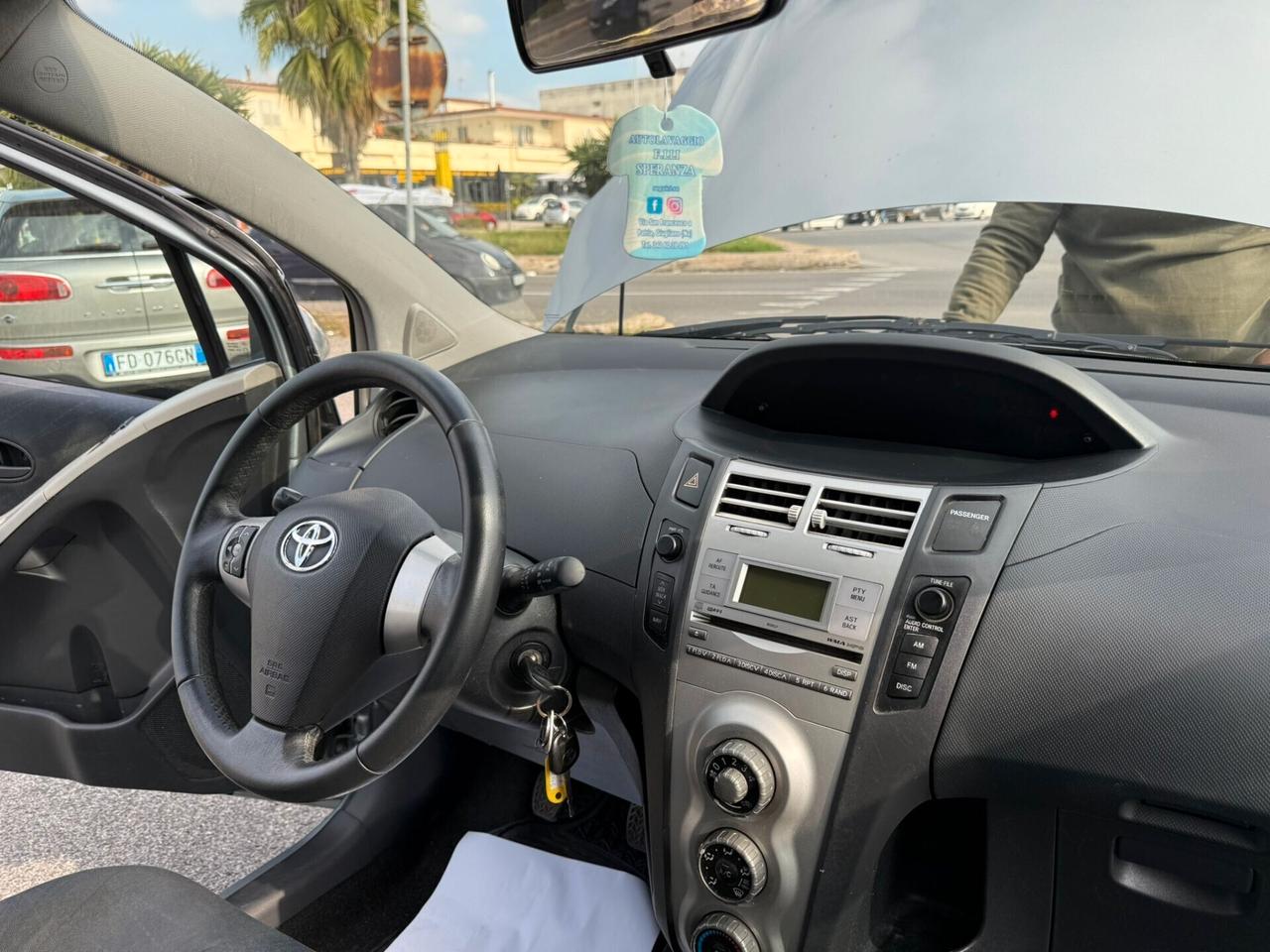 TOYOTA YARIS 5PORTE 1.0BENZINA 69CV OK NEOPATENTATI