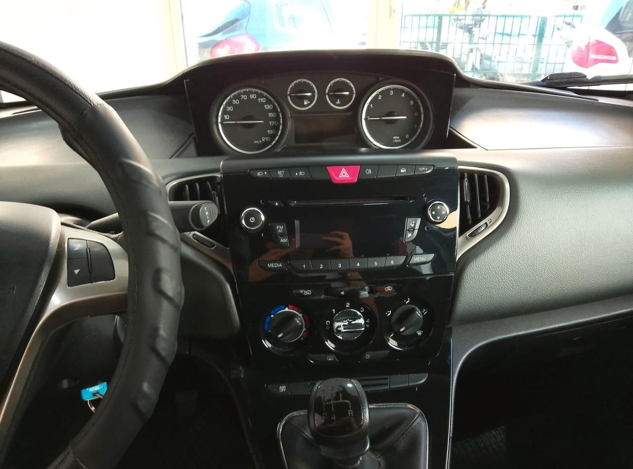 Lancia Ypsilon 1.2 69 CV 5 porte Elle