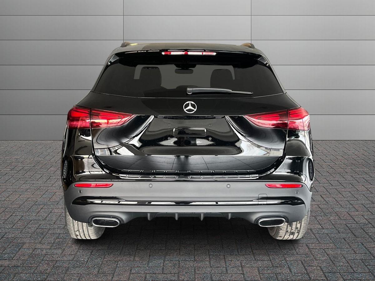 Mercedes-Benz GLA 180 d Automatic