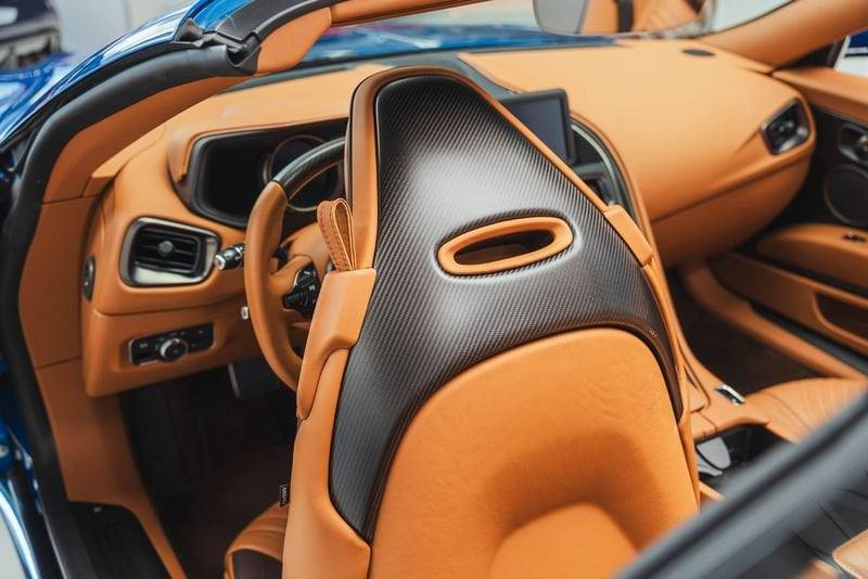 Aston Martin DB11 ASTON MARTIN DB11 VOLANTE