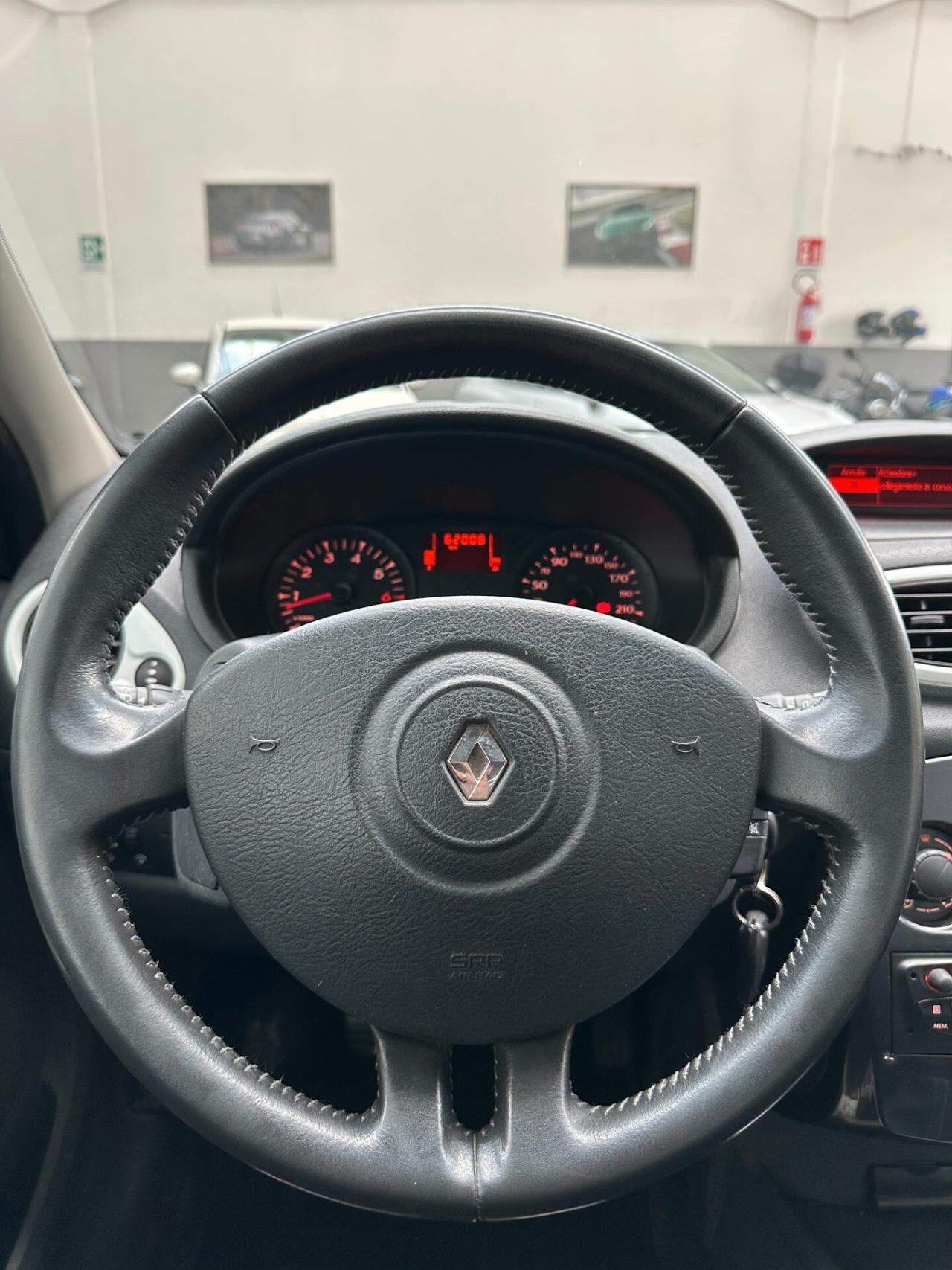 Renault Clio 1.2 Benz, Euro 5A, pari al nuovo e uni propriet