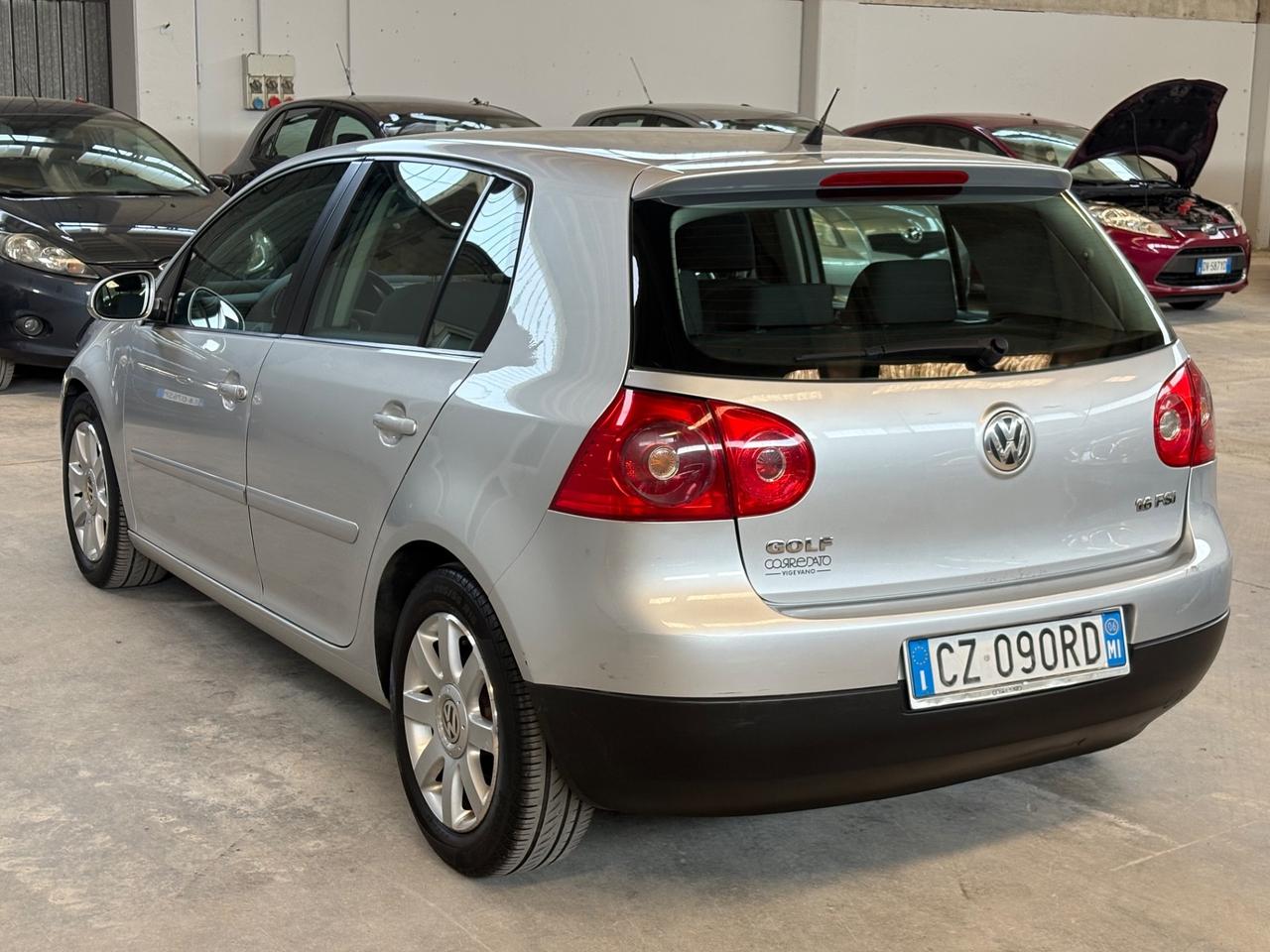 Volkswagen Golf 1.6 16V FSI 5p. Sportline