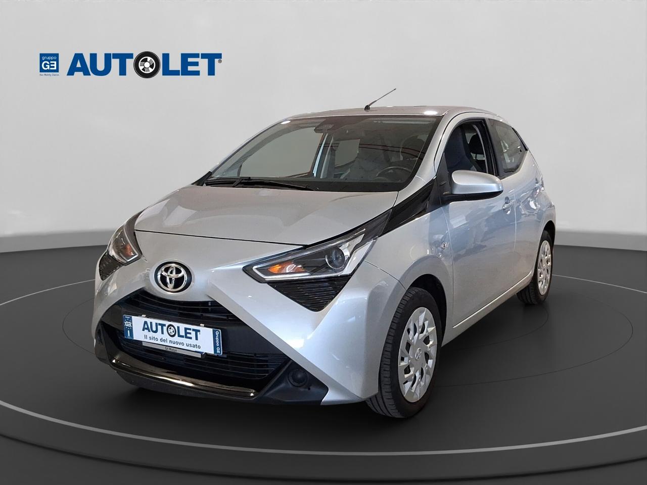 Toyota Aygo Connect 1.0 VVT-i 72 CV 5 porte x-play