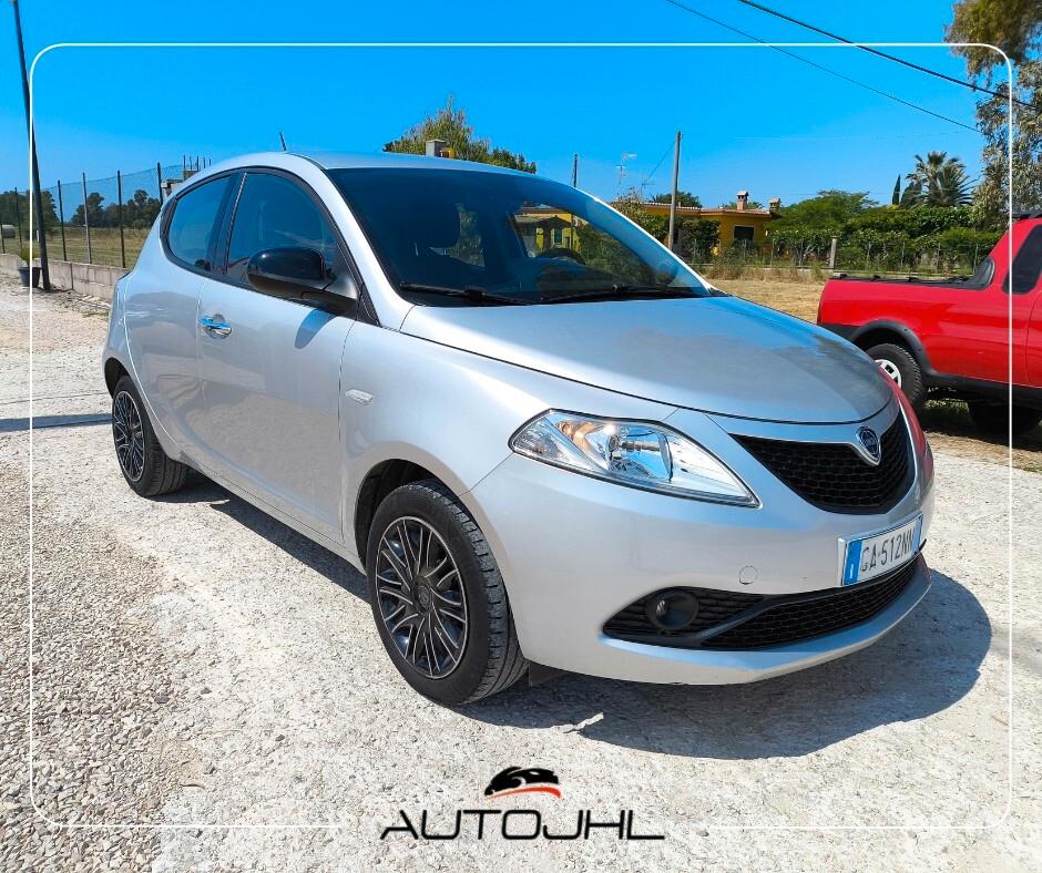 Lancia Ypsilon 1.2 69 CV 5 porte S&S Gold