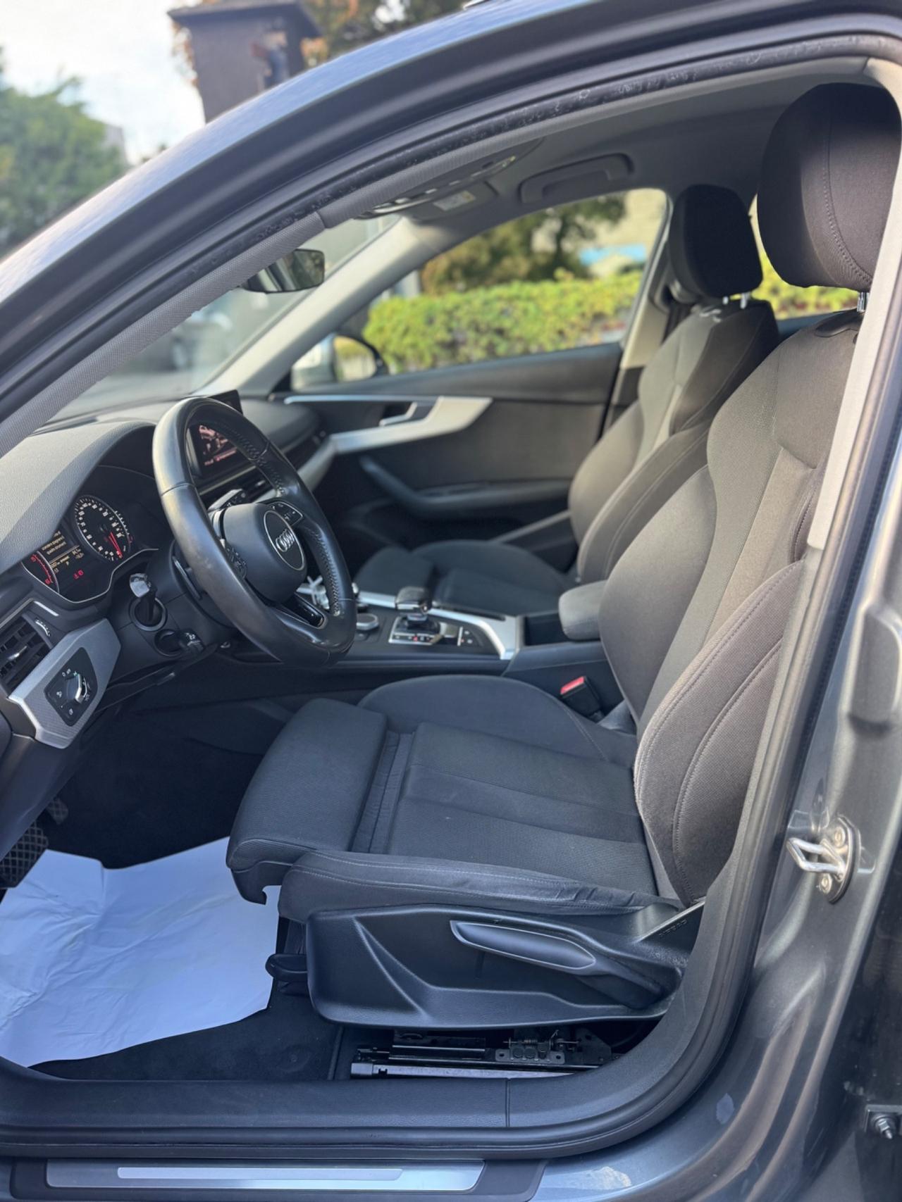 Audi A4 2.0 TDI 122 CV S tronic line edition