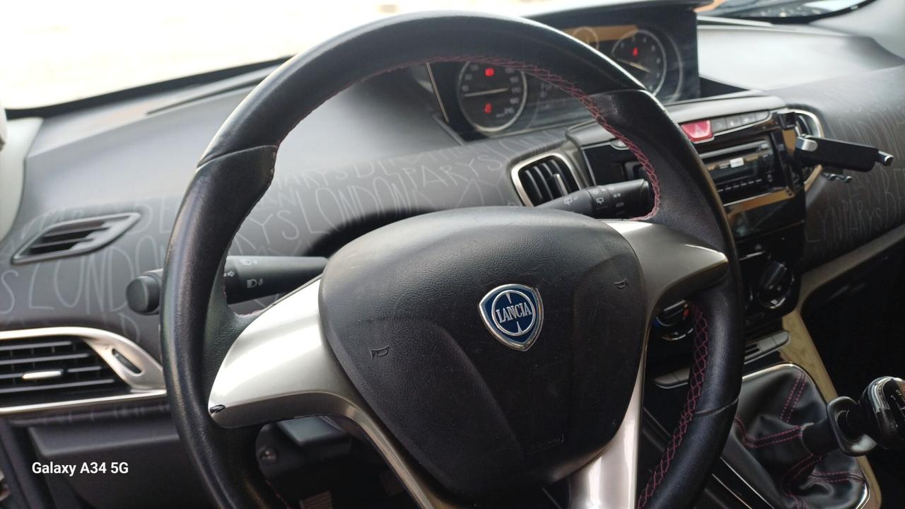 Lancia Ypsilon 1.2 69 CV 5 porte GPL Ecochic S Momodesign