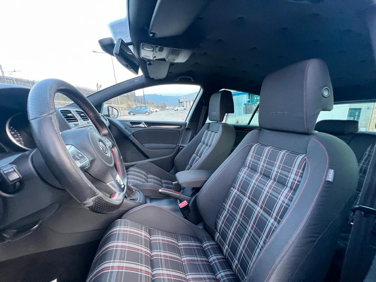 Volkswagen Golf GTI 2.0 TSI 5p.