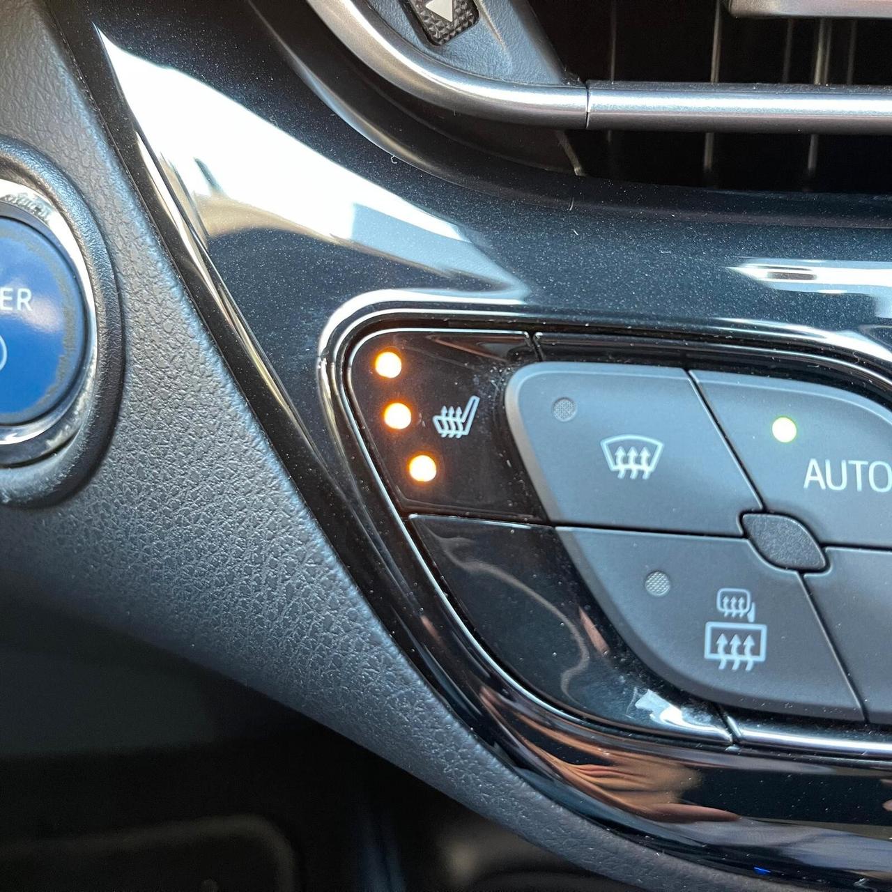 Toyota C-HR 1.8 Hybrid E-CVT Business