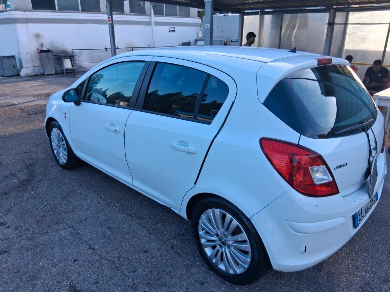 Opel Corsa 1.2 85CV 5 porte GPL-TECH Club