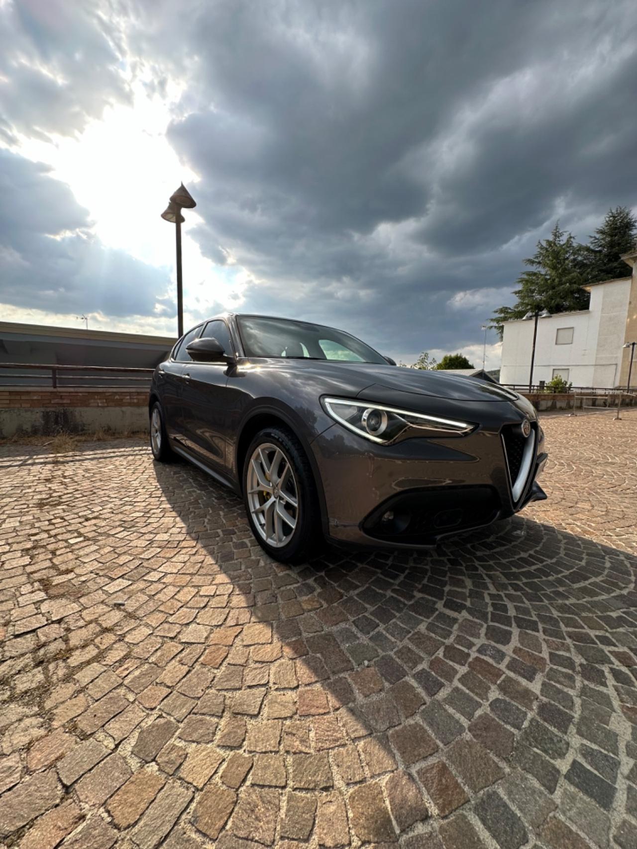 Alfa Romeo Stelvio 2.2 Turbodiesel 180 CV AT8 RWD Executive