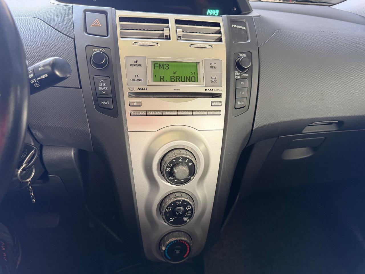 Toyota Yaris 1.3 CAMBIO AUTOMATICO -SOLO 93.500KM-