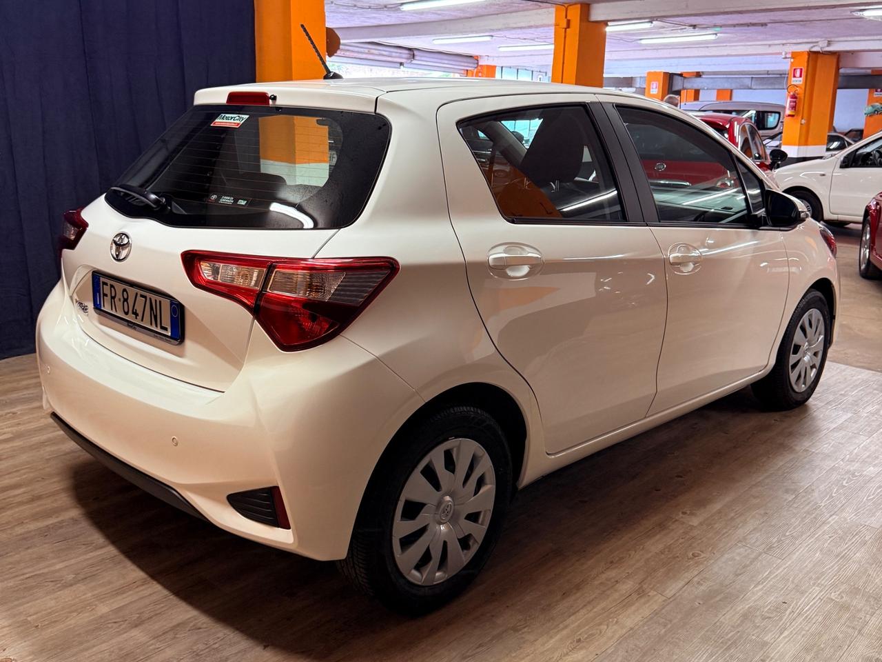 MERAVIGLIOSA TOYOTA YARIS, IN CONDIZIONI DA VETRINA CON SOLI 2930 KM
