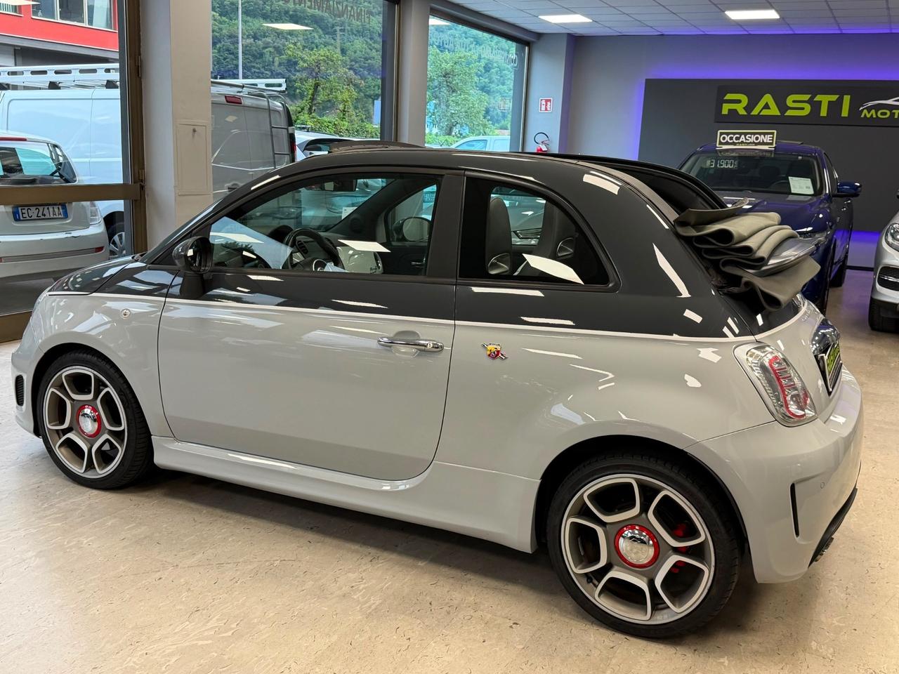 Abarth 500C Esseesse Versione: 1.4 Turbo T-Jet MTA Bicolore