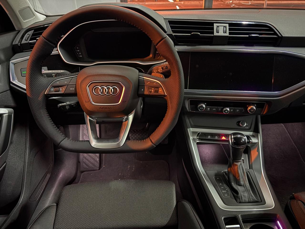 Audi Q3 40 TDI quattro S tronic Business Advanced