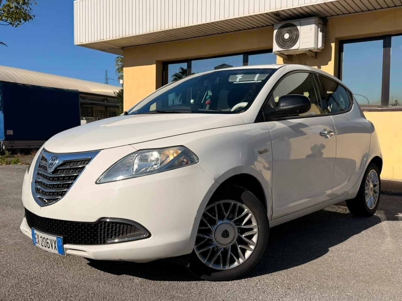 Lancia Ypsilon 1.2 69 CV 5 porte GPL Ecochic Gold
