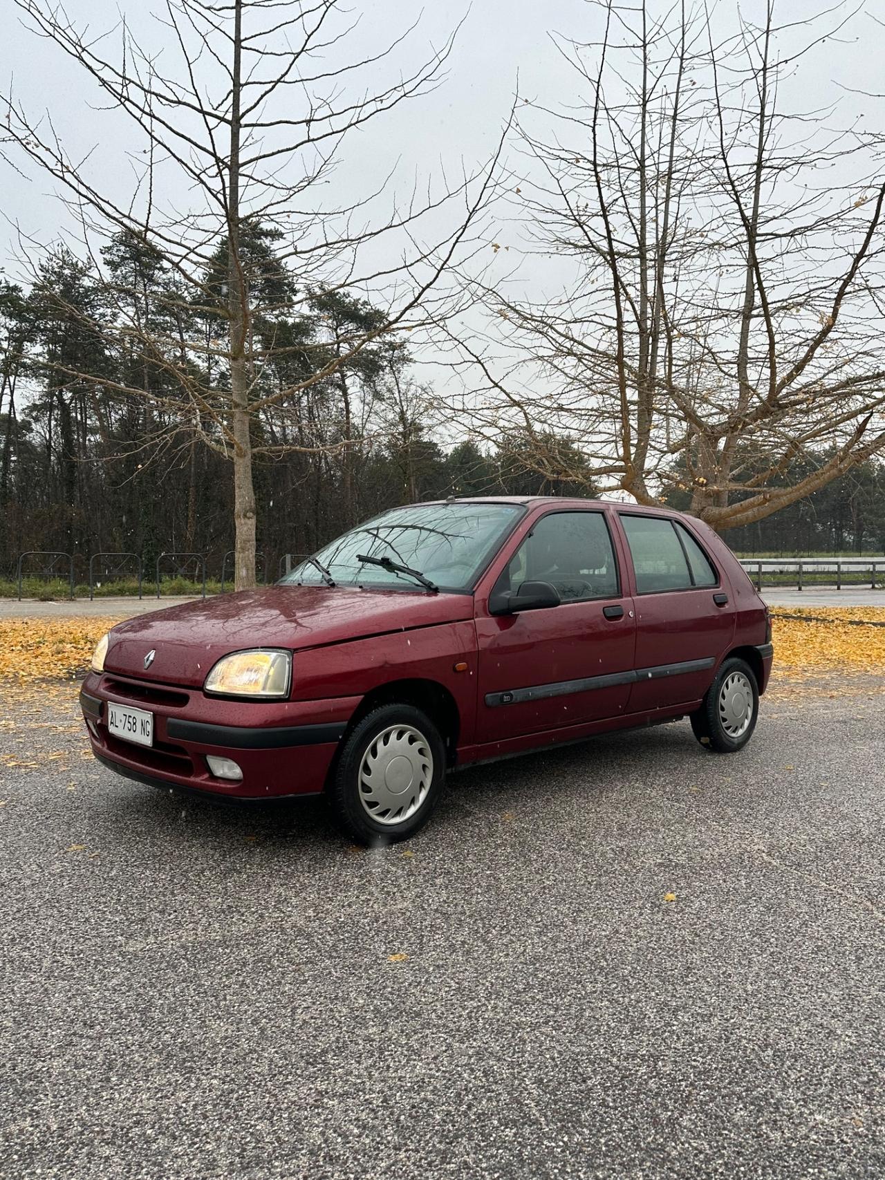 Renault Clio 1.2 neopatentati