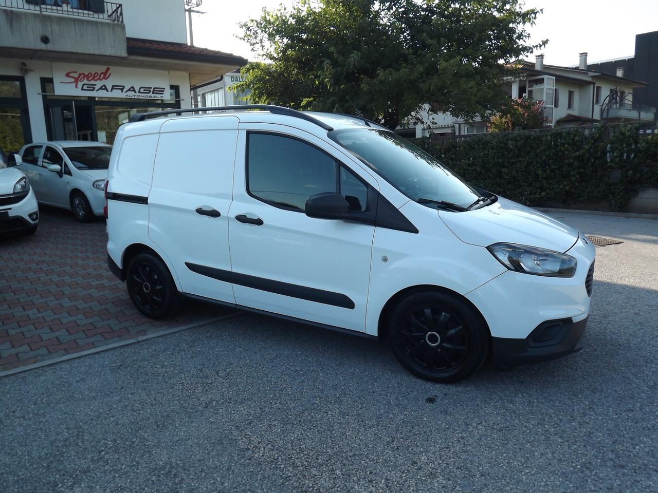 FORD TRANSIT COURIER