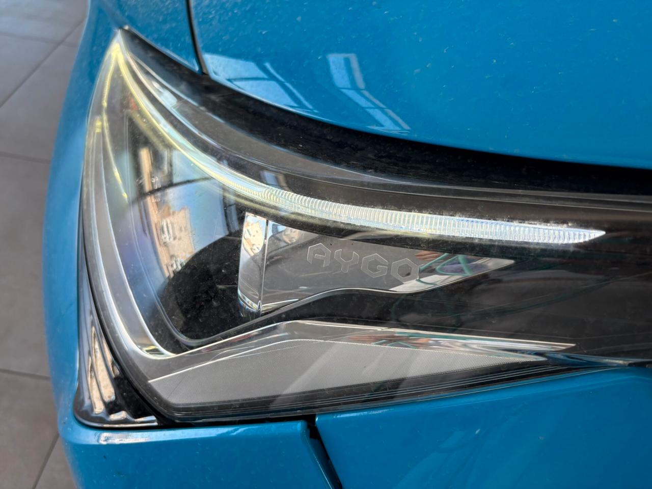 Toyota Aygo Connect 1.0 VVT-i 72 CV 5 porte x-play