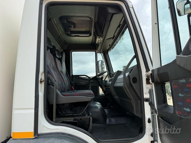 Iveco Eurocargo 180e28 furgone isotermico e sponda