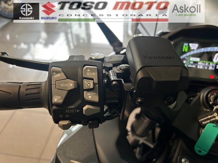 Kawasaki Ninja 1100 SX Tourer