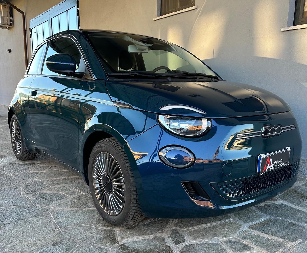 Fiat 500e 42 kWh buisness opening