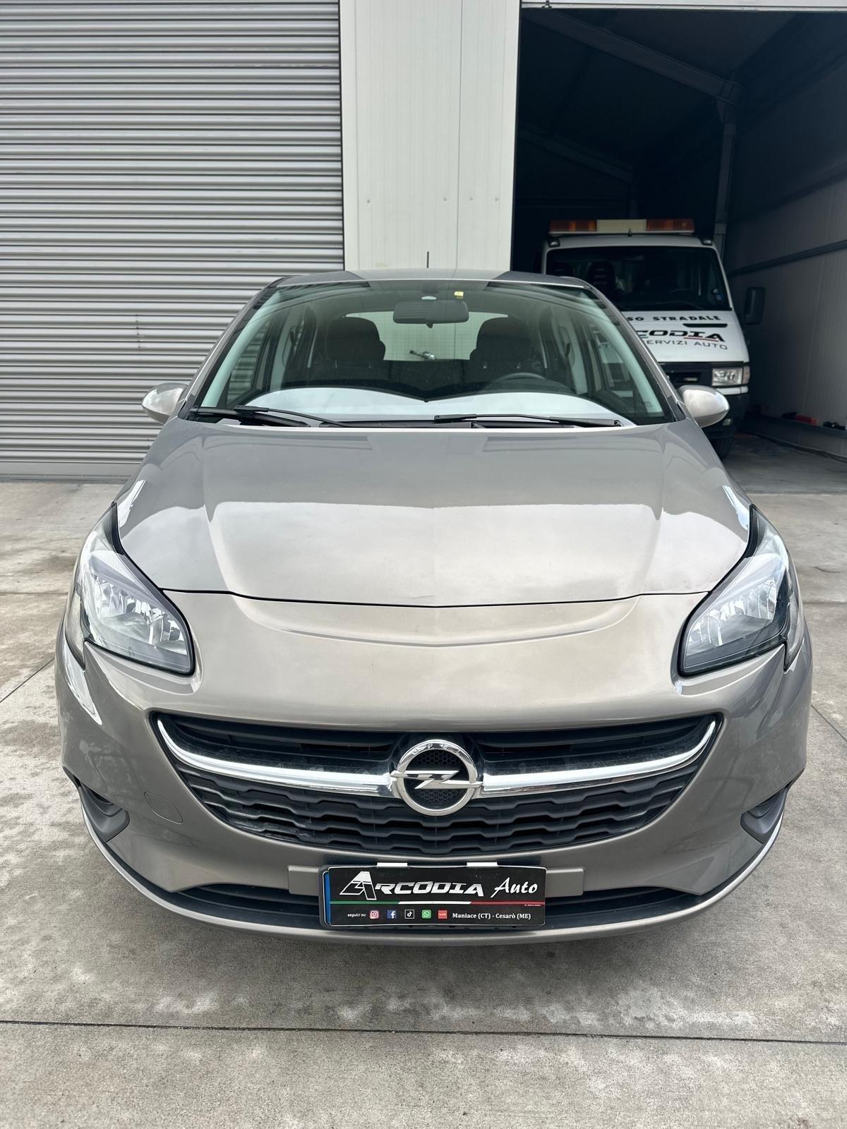 Opel Corsa 1.4 90CV 5 porte b-Color