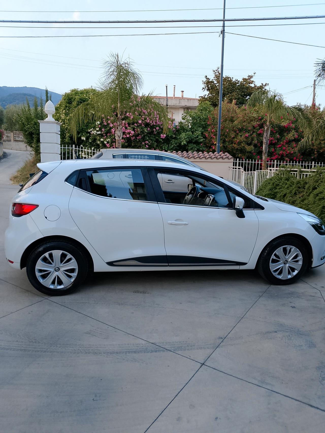 Renault Clio 1.2 75CV 5 porte Zen