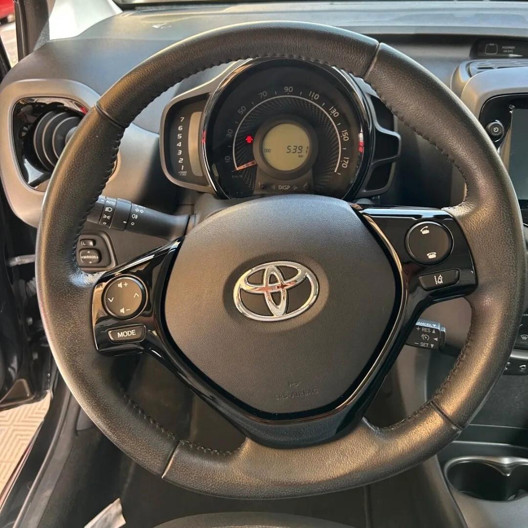 Toyota Aygo Connect 1.0 VVT-i 72 CV 5 porte x-clusiv