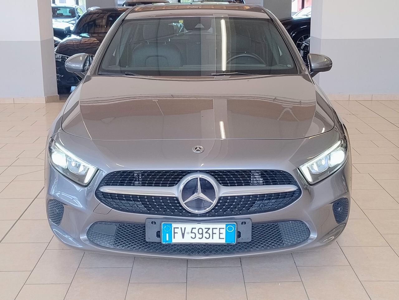 MERCEDES A180d Automatic Sport NAVI LED