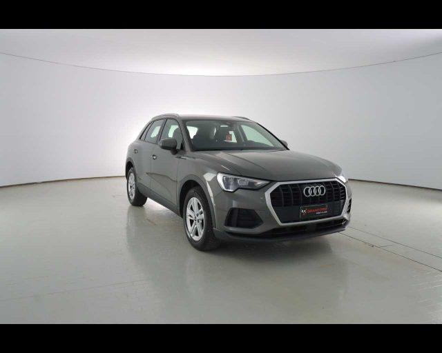 AUDI Q3 35 TFSI S tronic Business