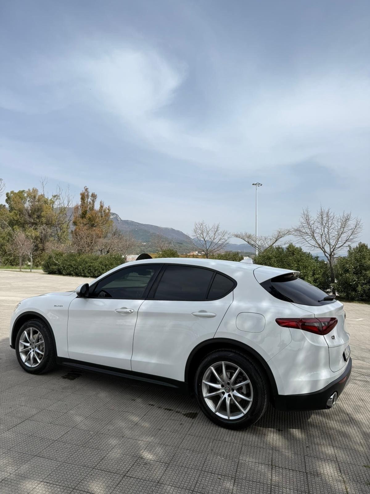 Alfa Romeo Stelvio 2.2