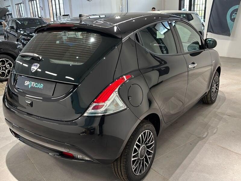 Lancia Ypsilon Ypsilon 1.0 FireFly 5 porte S&S Hybrid Platino