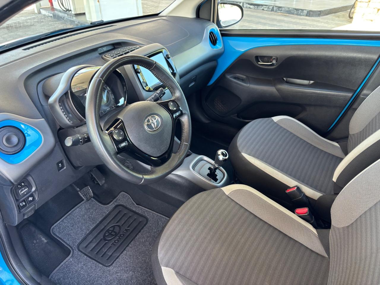 Toyota Aygo 1.0 VVT-i 72 CV 5 porte x-cool MMT