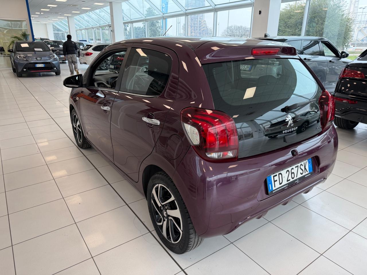 Peugeot 108 VTi 68 ETG 5 porte Allure Neopatentati