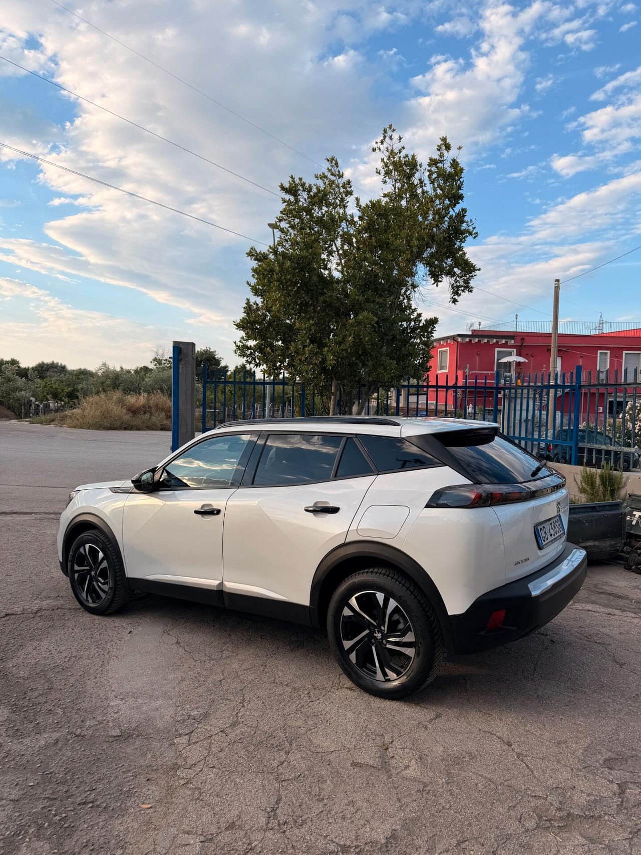 Peugeot 2008 BlueHDi 130 S&S EAT8 Allure Pack