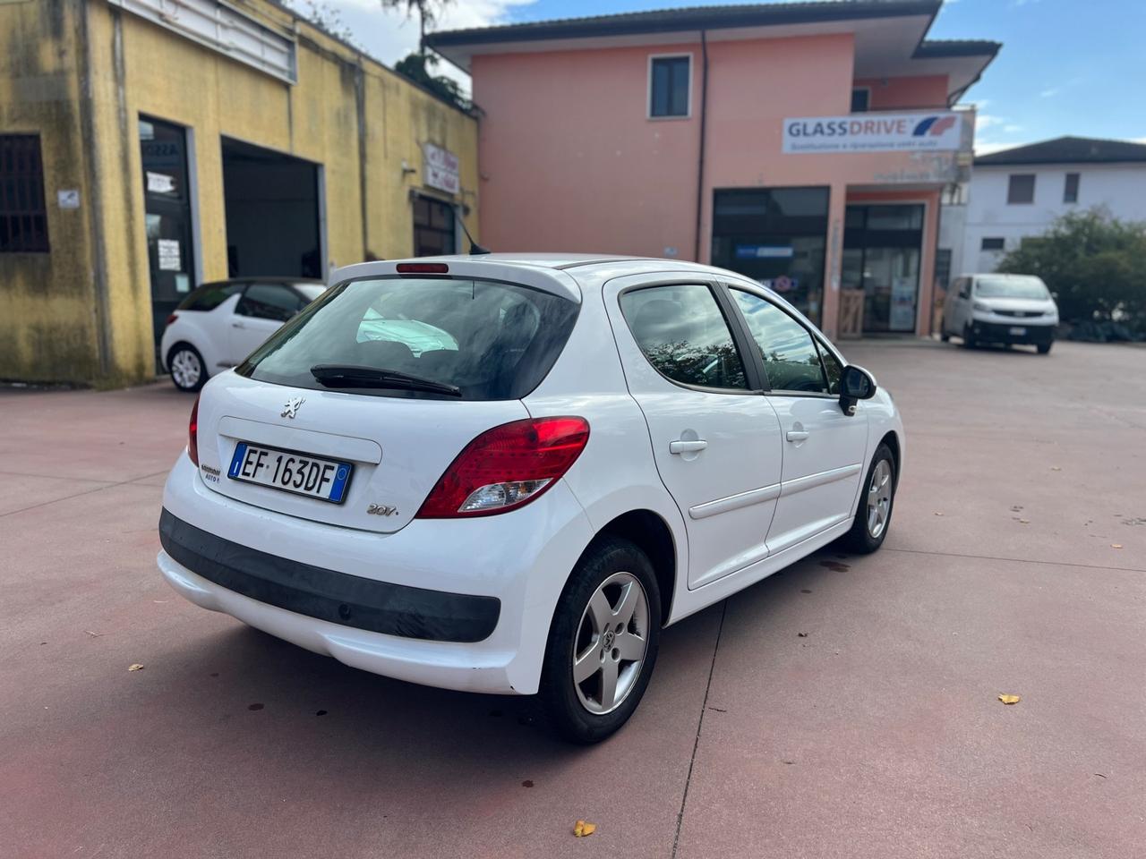 Peugeot 207 1.4 HDi 70CV 5p. Allure