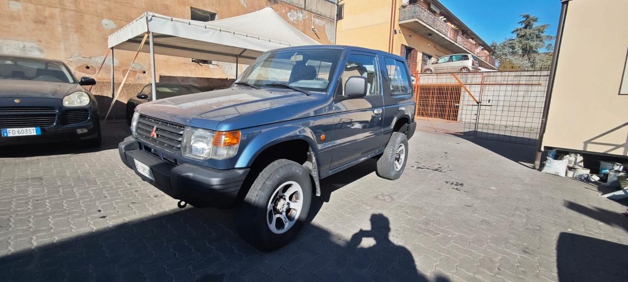 Mitsubishi Pajero GLX 2.5 TD 5 posti