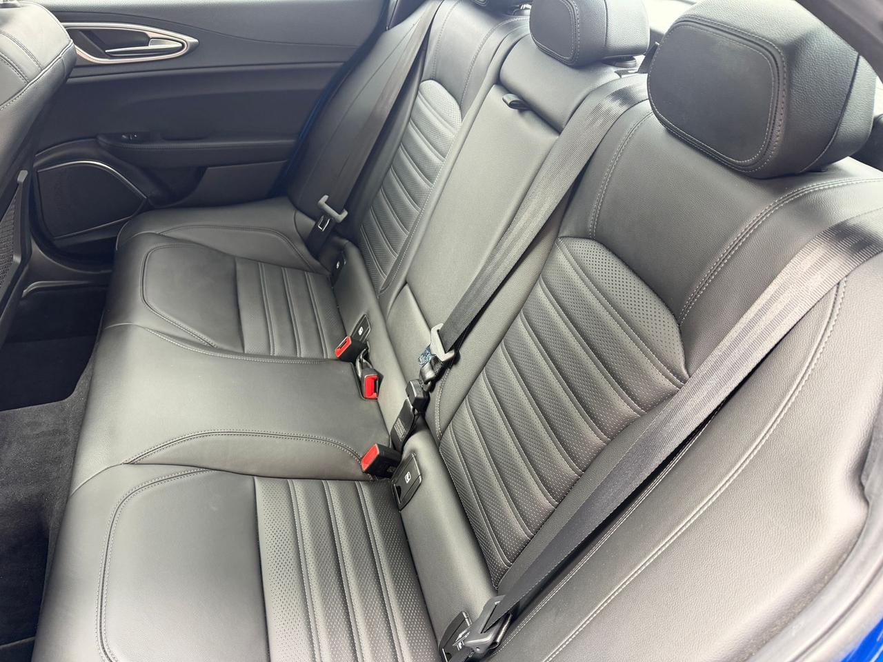 Alfa Romeo Giulia 2.2 jtdm 210CV AT8 AWD Q4 Veloce
