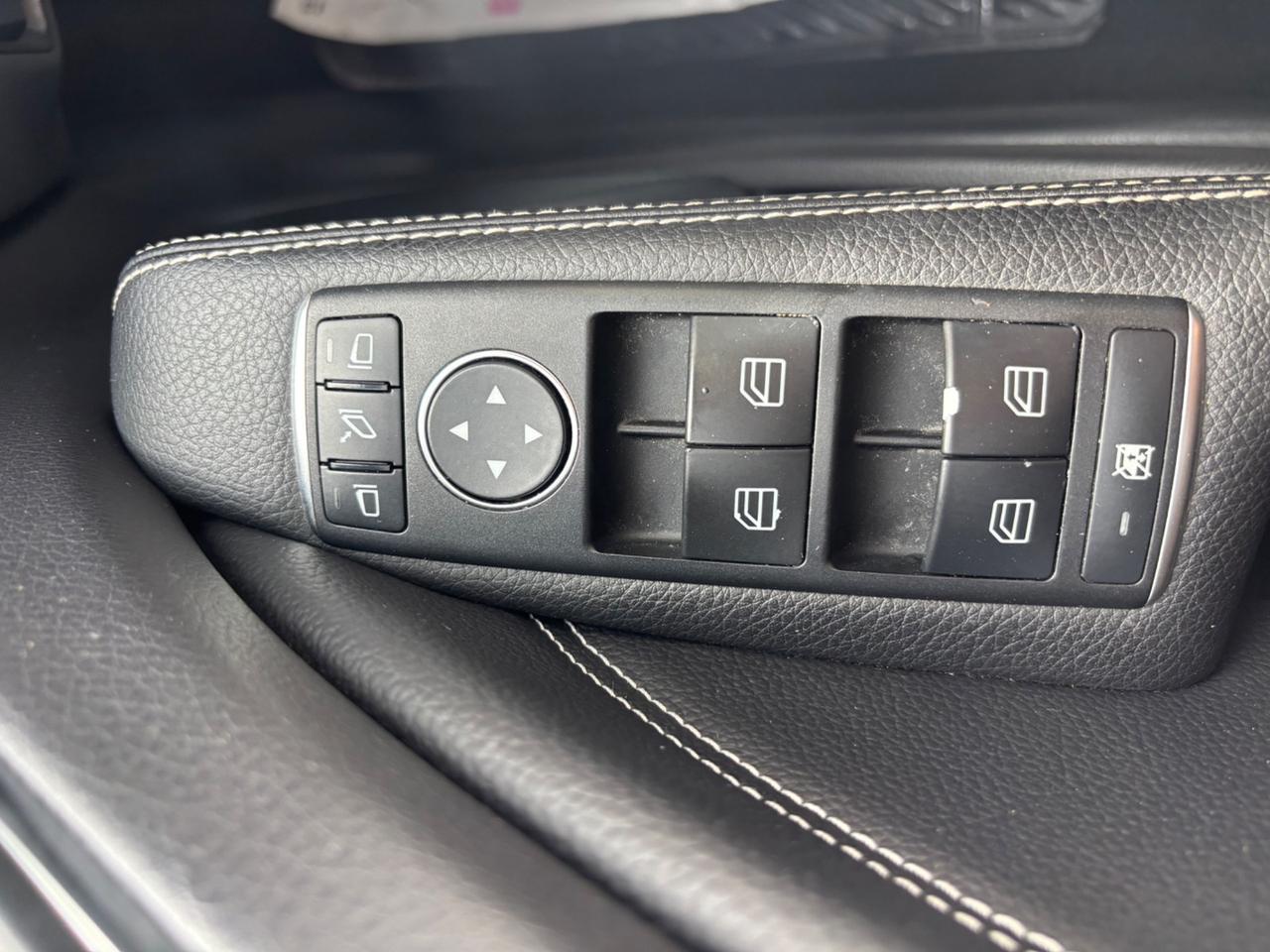 MERCEDES CLASSE A-180 109 CV AUTOMATICA FULL OPT